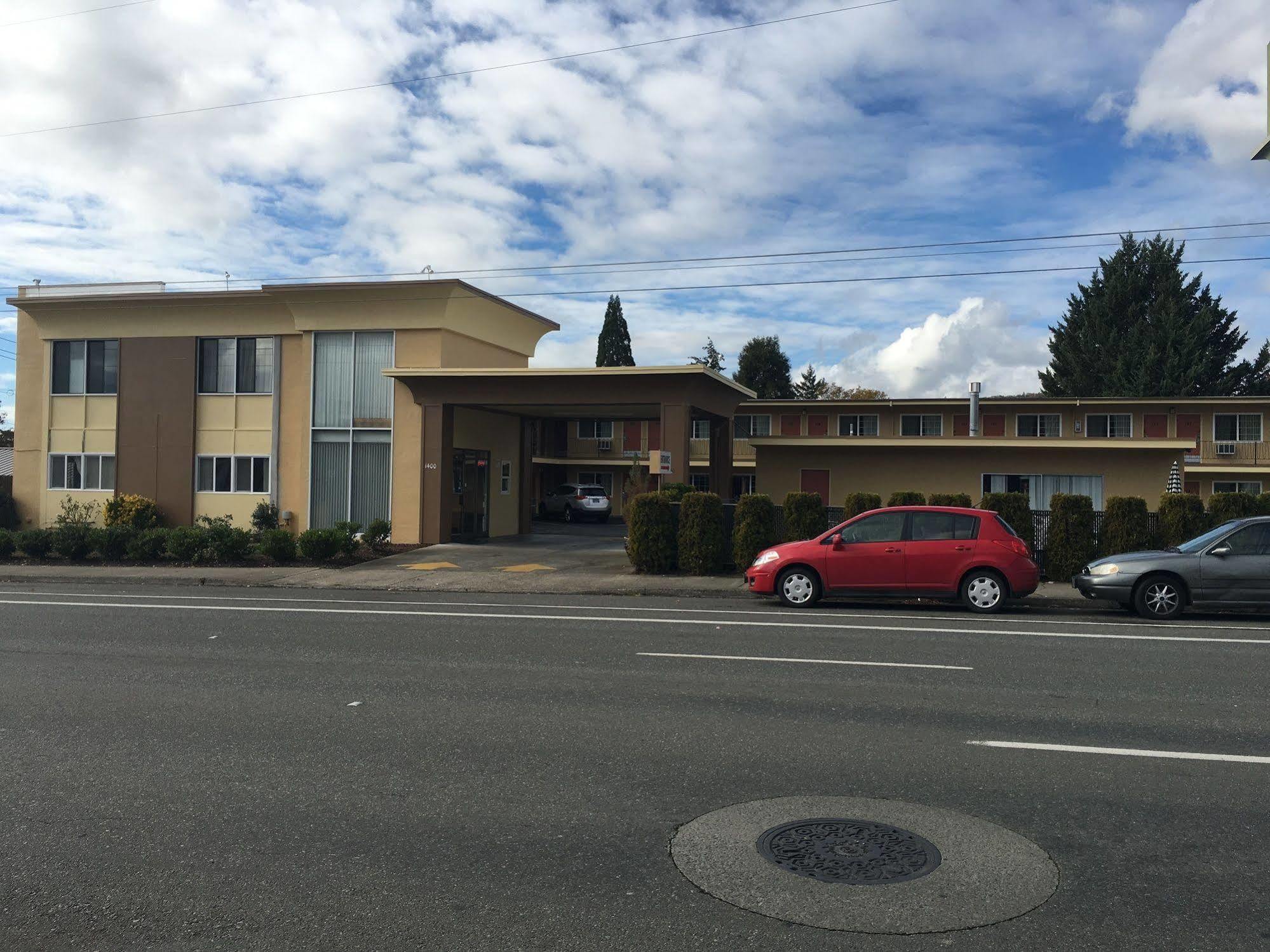 Sunset Inn Grants Pass Exterior photo