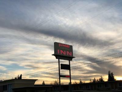 Sunset Inn Grants Pass Exterior photo